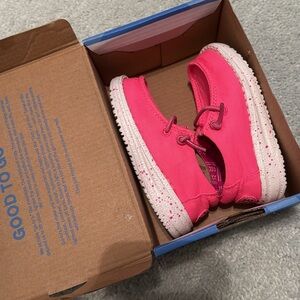 Hey Dude Pink slipons 6c